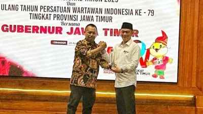 Rektor UIBU, Dr Nurcholis Sunuyeko Raih PWI Award 2025 Atas Dedikasi Pemerata Pendidikan
