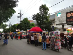 Uji Coba Penataan PKL Alun-alun Merdeka, Hanya Pedagang Ber-KTP Kota Malang yang Diizinkan