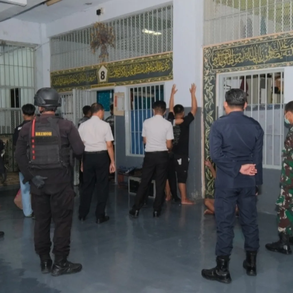 Hari Bakti Pemasyarakatan ke-62, Lapas Malang Gelar Razia Gabungan TNI-Polri
