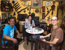 Gallery BangHo, Ikon Kolektor Barang Antik Malang yang Mendunia