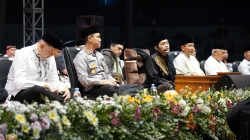 Dihadapan Ribuan Jamaah, Gus Iqdam Apresiasi Dedikasi Kombes Putu Kholis untuk Korban Kanjuruhan