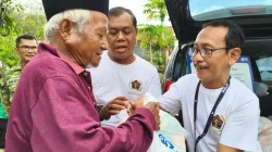 BRI Tulungagung Salurkan Bantuan 250 Paket Sembako Lewat PWI