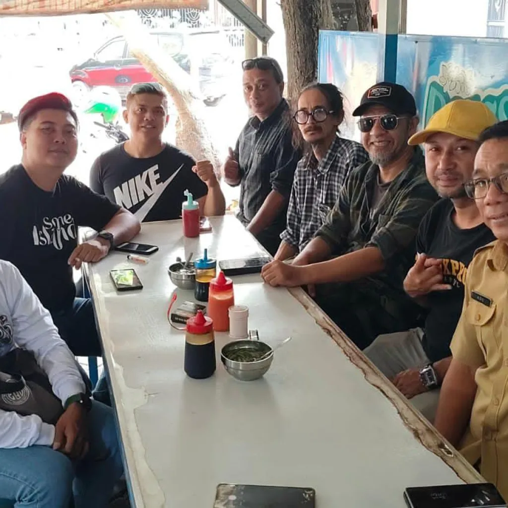 Cozy Republic Ngalam: Makan Pangsit Jumbo Sambil Silaturahmi Bareng d’Kross dan Jurnalis 
