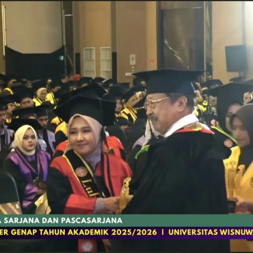 Dwi Purwaningtyas Ukir Sejarah, Raih Predikat Wisudawan Terbaik Magister Hukum Unidha dengan IPK 4,00