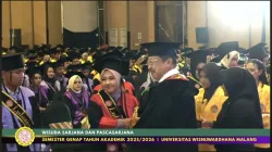 Dwi Purwaningtyas Ukir Sejarah, Raih Predikat Wisudawan Terbaik Magister Hukum Unidha dengan IPK 4,00